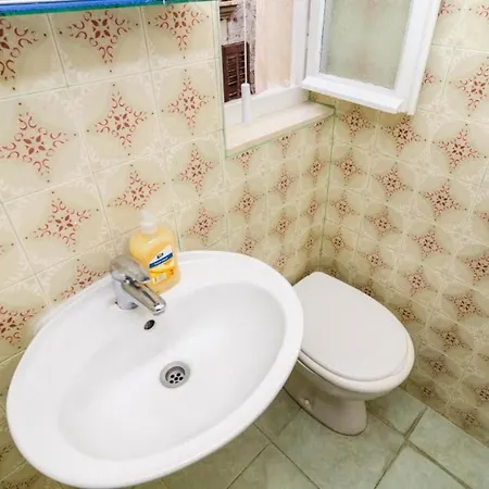 Jozomare - Single With Shared Bathroom * Ντουμπρόβνικ